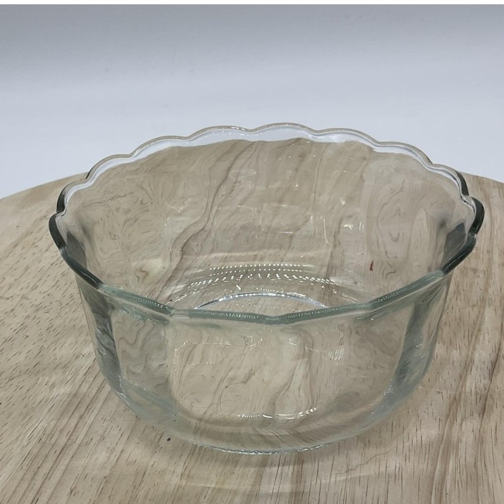 Vintage Glass Serving Bowl Unisex Medium Clear Scalloped Paneled Dish Kitchen